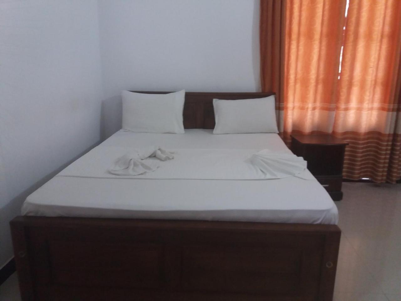 Amawin Resort Hambantota Exterior photo